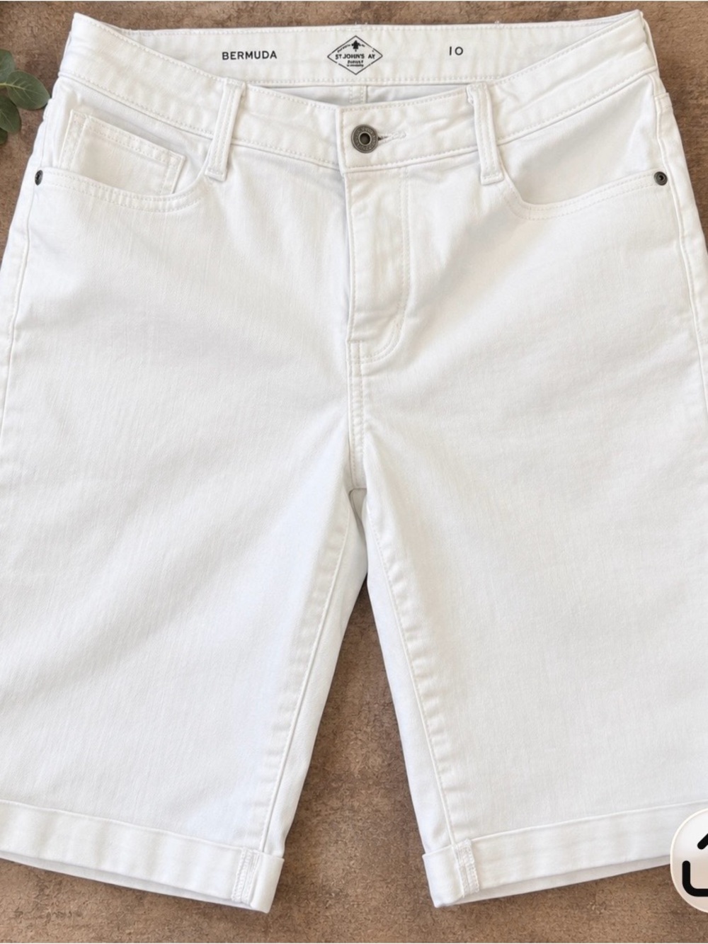 St. John’s Bay Women’s Size 10 White Bermuda Denim Shorts Cuffed 11" inseam